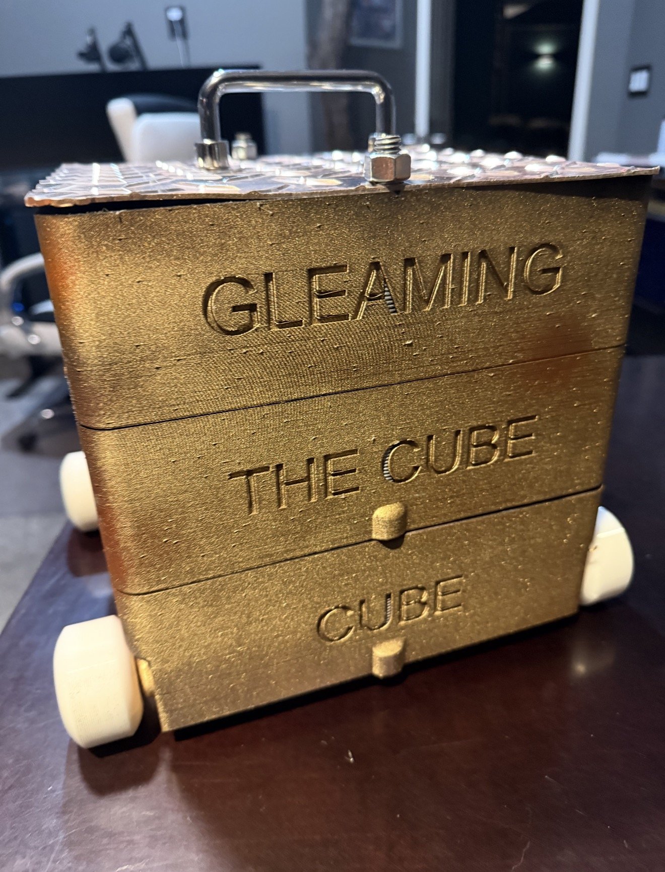 Gleaming a Cube